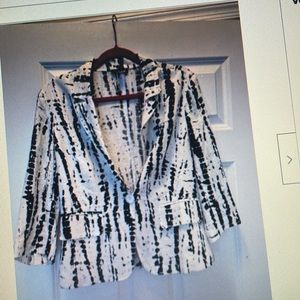 Venus women’s blazer black and white size medium new